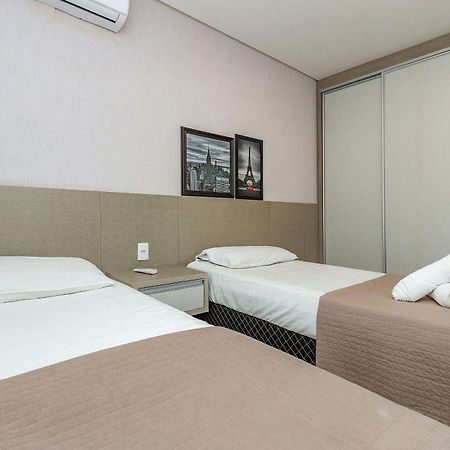 Boulevard 224D - Excelente Apartamento Em Condominio De Luxo No Centro De Bombinhas - Piscina - Jacuzzi - Academia - Portaria 24H. Bagian luar foto