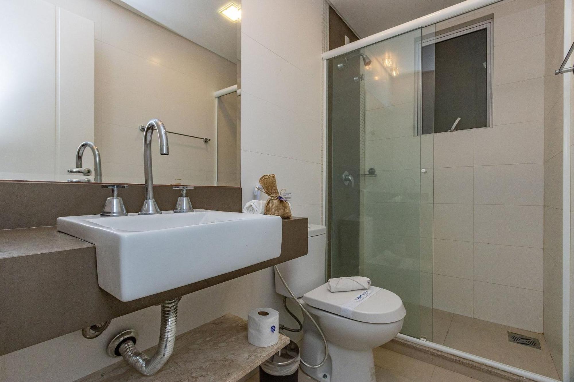 Boulevard 224D - Excelente Apartamento Em Condominio De Luxo No Centro De Bombinhas - Piscina - Jacuzzi - Academia - Portaria 24H. Bagian luar foto