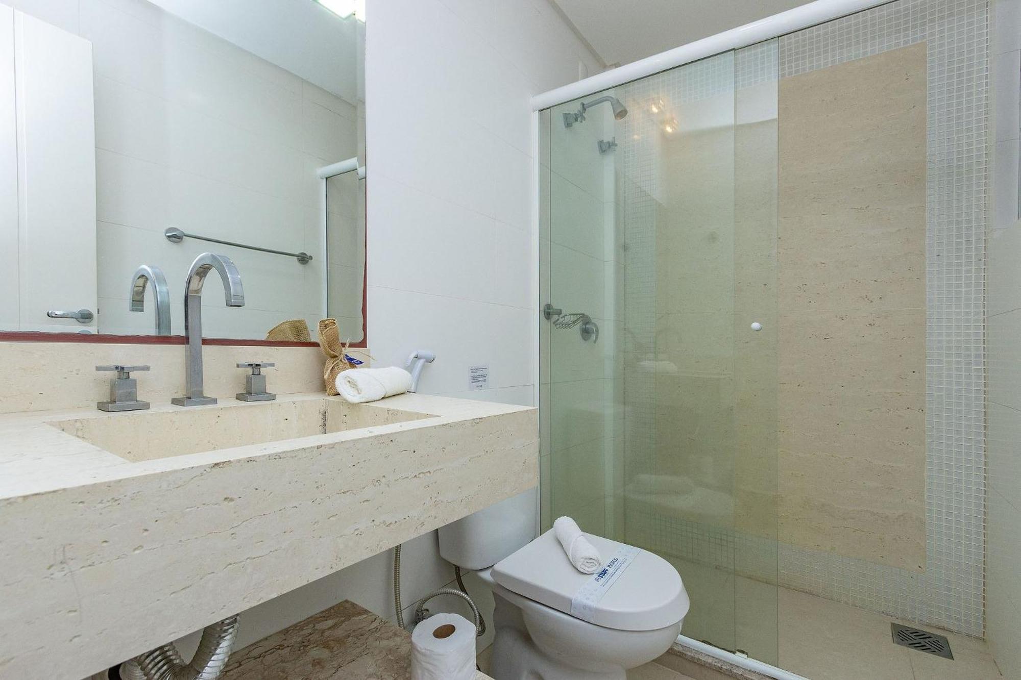 Boulevard 224D - Excelente Apartamento Em Condominio De Luxo No Centro De Bombinhas - Piscina - Jacuzzi - Academia - Portaria 24H. Bagian luar foto
